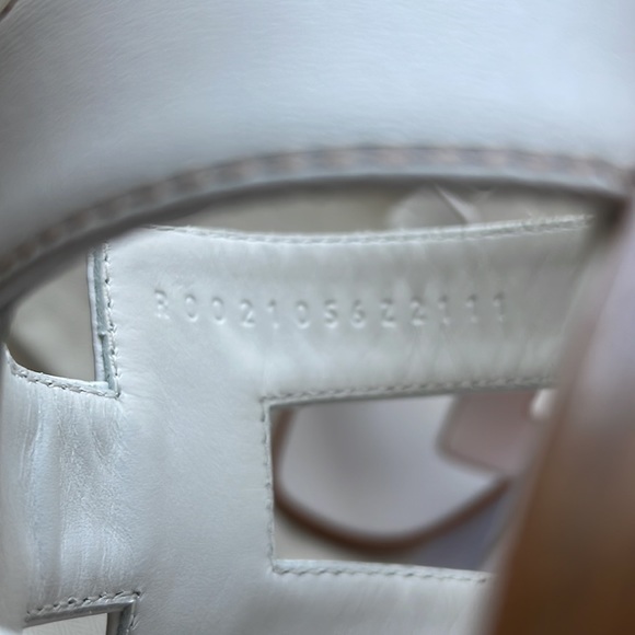 Hermes Oran Sandal in white - Picture 5 of 5